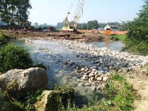 Mise en place du batardeau aval